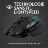 une souris d'ordinateur noire avec des lumières bleues